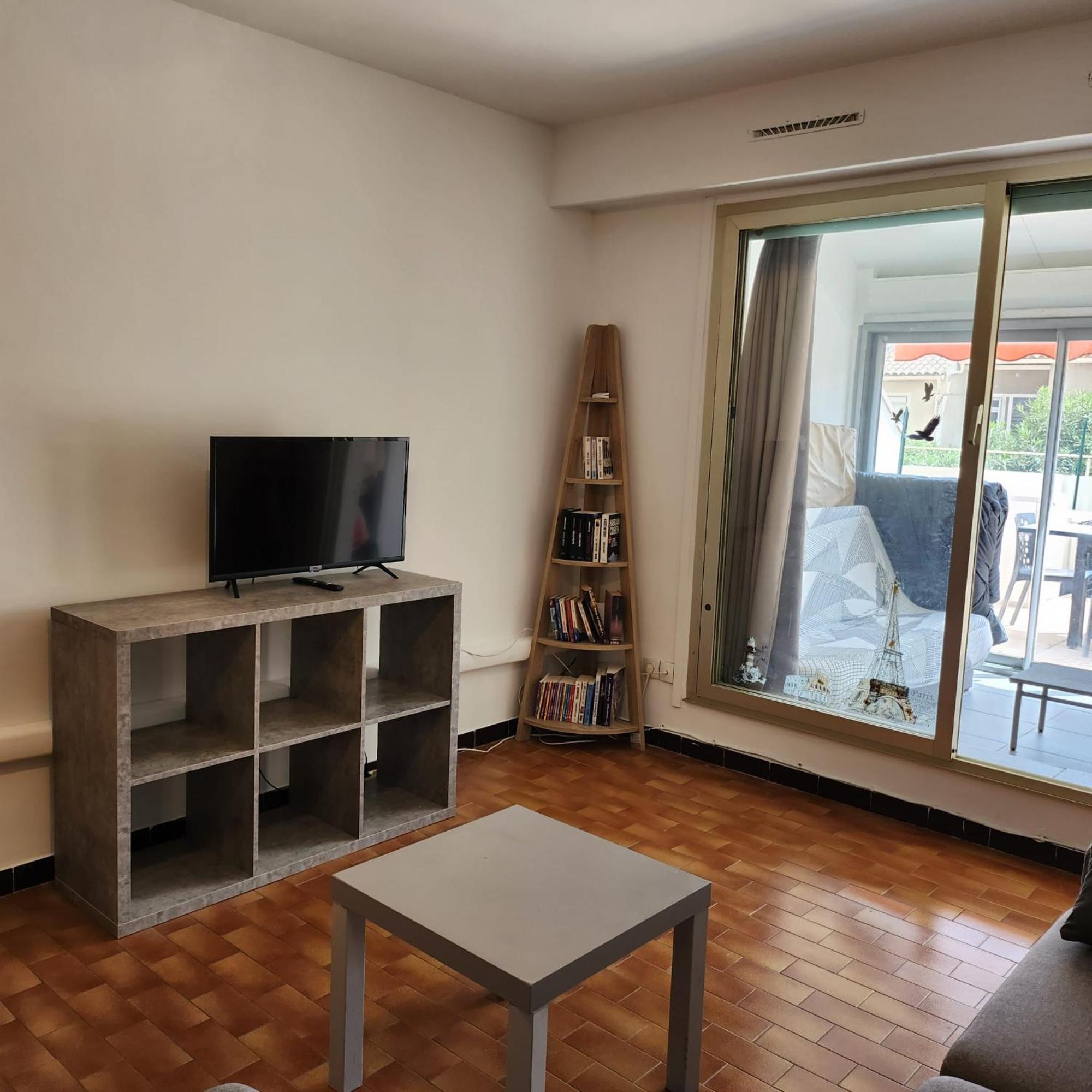 Studio Terrasse Mauguio Bagian luar foto